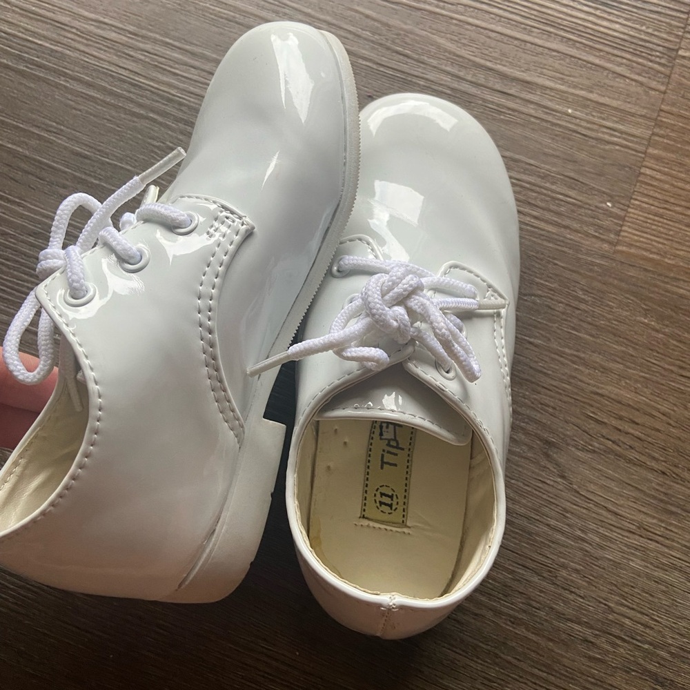 Tip Top Kids Glossy White Dress Shoes